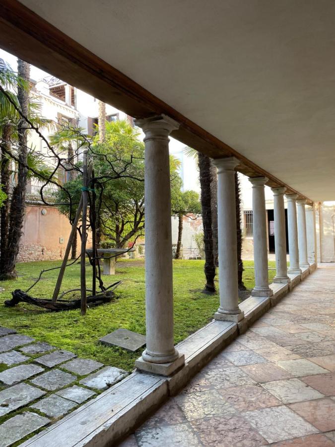 In A Lovely Garden Biennale Flat Venice Exterior photo