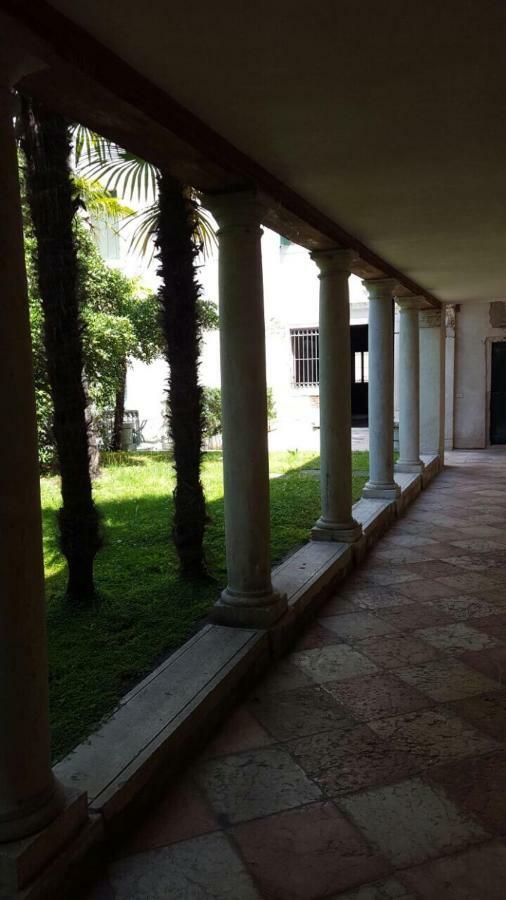 In A Lovely Garden Biennale Flat Venice Exterior photo
