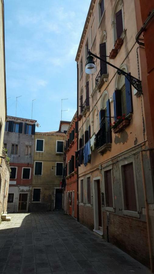 In A Lovely Garden Biennale Flat Venice Exterior photo