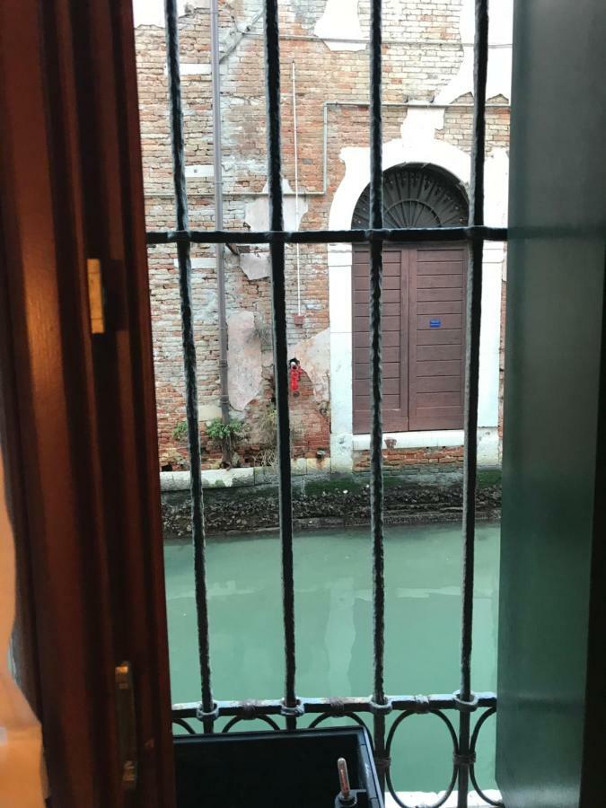 In A Lovely Garden Biennale Flat Venice Exterior photo